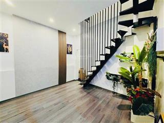 Nhà gần đường cầu giấy 46m2*5 tầng, 11 tỷ, chỉ 50 mét ra phố, đi bộ 3 phút ra công viên cầu giấy