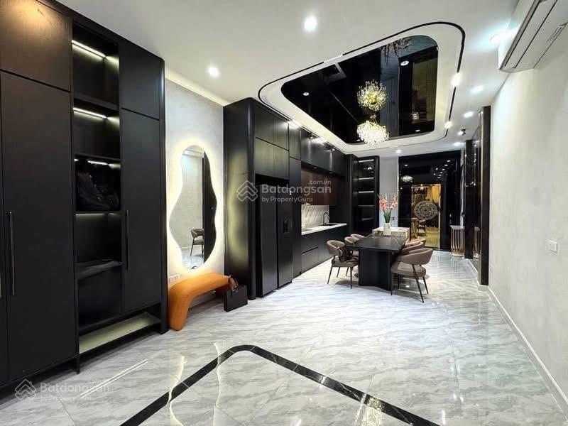 Phân lô trần quốc hoàn tt cầu giấy ô tô 2 thoáng  đường thông  kinh doanh 60m2 hơn 22 tỷ sổ đỏ