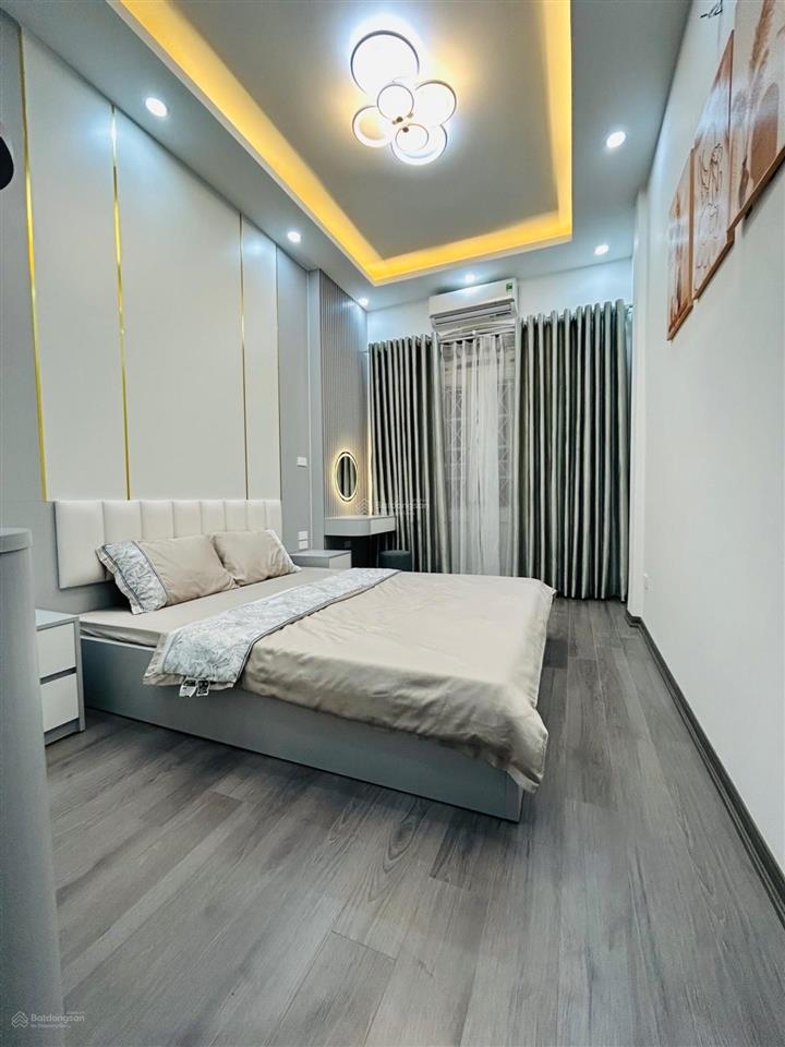 Nhà yên hòa cầu giấy 4 tầng, 2 thoáng, full nội thất .ngõ ô tô , cách phố vài bước.sổ đỏ hơn 8 tỷ.