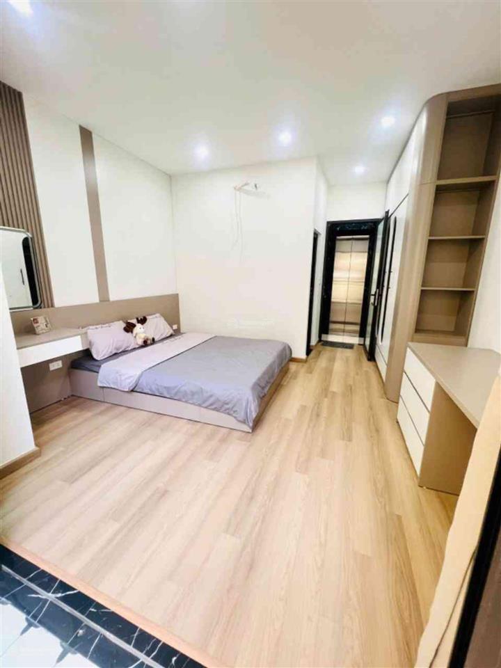 Bán nhà phố khúc thừa dụ  cầu giấy  lô góc thang máy  ô tô đỗ cửa quanh 11 tỷ sổ đỏ full đồ đẹp