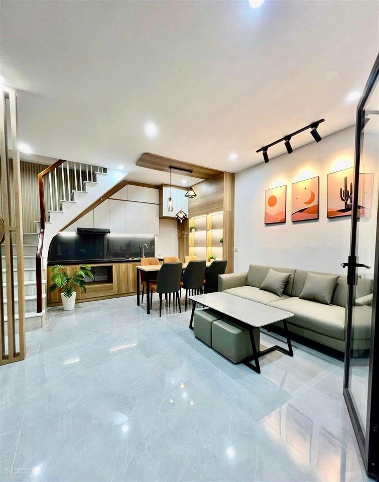 Nhà dương quảng hàm thông ngõ 68 cầu giấy 50m2 mt rộng, 11 tỷ  sổ đẹp vài bước chân ra hồ quận uỷ