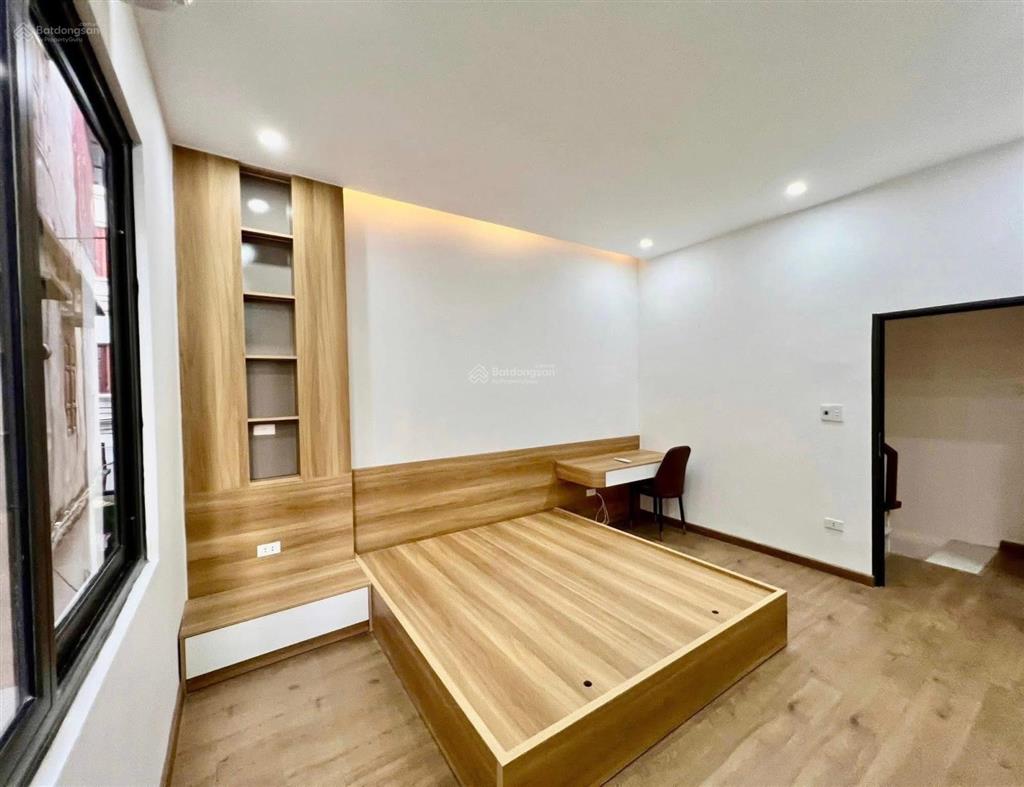 Nhà dương quảng hàm thông ngõ 68 cầu giấy 50m2 mt rộng, 11 tỷ  sổ đẹp vài bước chân ra hồ quận uỷ
