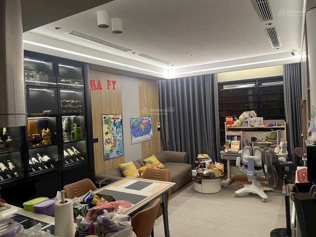 Phân lô nhà đẹp #duy tân #cầu giấy  50m2  6 tầng thang máy xịn  nhỉnh 24 đồng (tl mạnh)