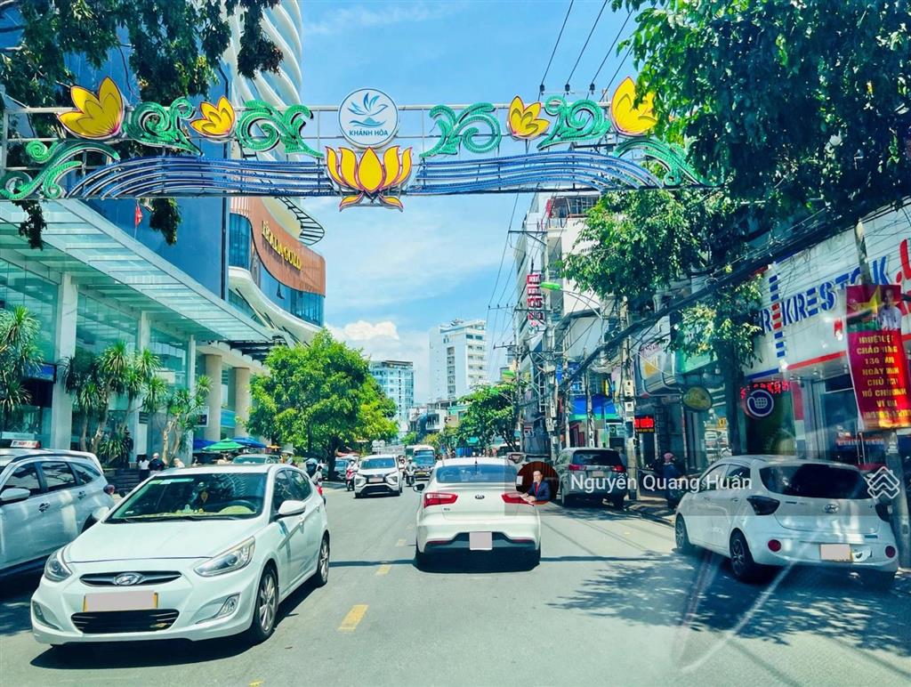 Bán nhà mặt tiền nguyễn thị minh khai 107,8m2 ngang 7,4m có sẵn hđ thuê dòng tiền ổn định
