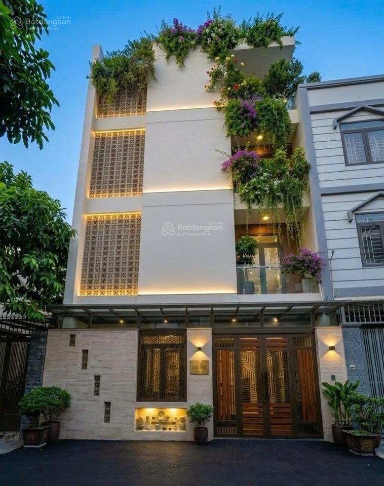 Nhà chủ xây tâm huyết 4 tầng ngang 7mhẻm xe hơi trường thọsát đặng văn bi