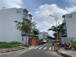 Mặt tiền khu dân cư chợ đầu mối hóc môn, dt 5x24m (120m2), xây mới 4 tầng, giá bán 5,05 tỷ