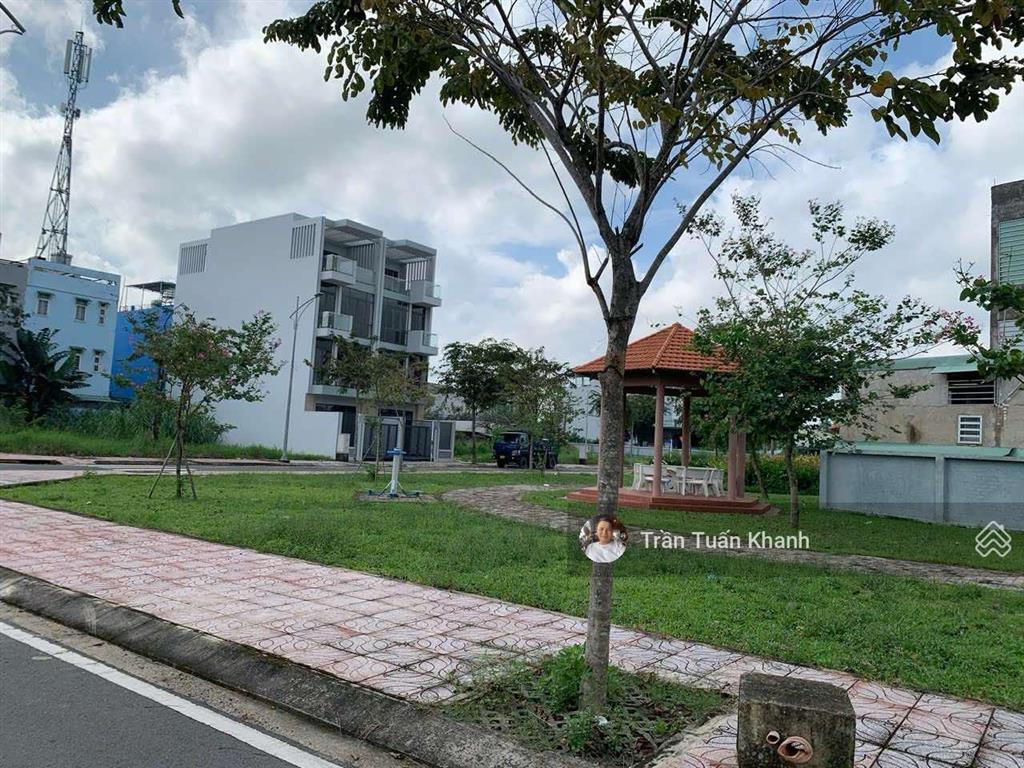 Mặt tiền khu dân cư chợ đầu mối hóc môn, dt 5x24m (120m2), xây mới 4 tầng, giá bán 5,05 tỷ