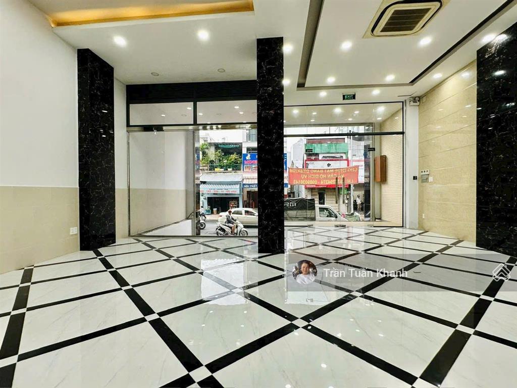 Giảm 10 tỷ còn 55 tỷ siêu tòa nhà ốp kính mt lạc long quân, q.tân bình, 8x21 hầm, 6 tầng150 tr/th