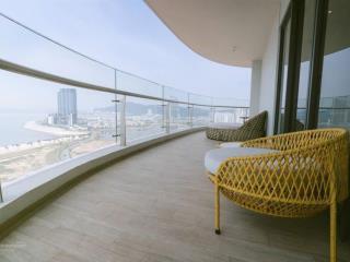 Căn 2phòng ngủ view biển,đầy đủ nội thất ban công rộng thoáng.1 bước chạm cát