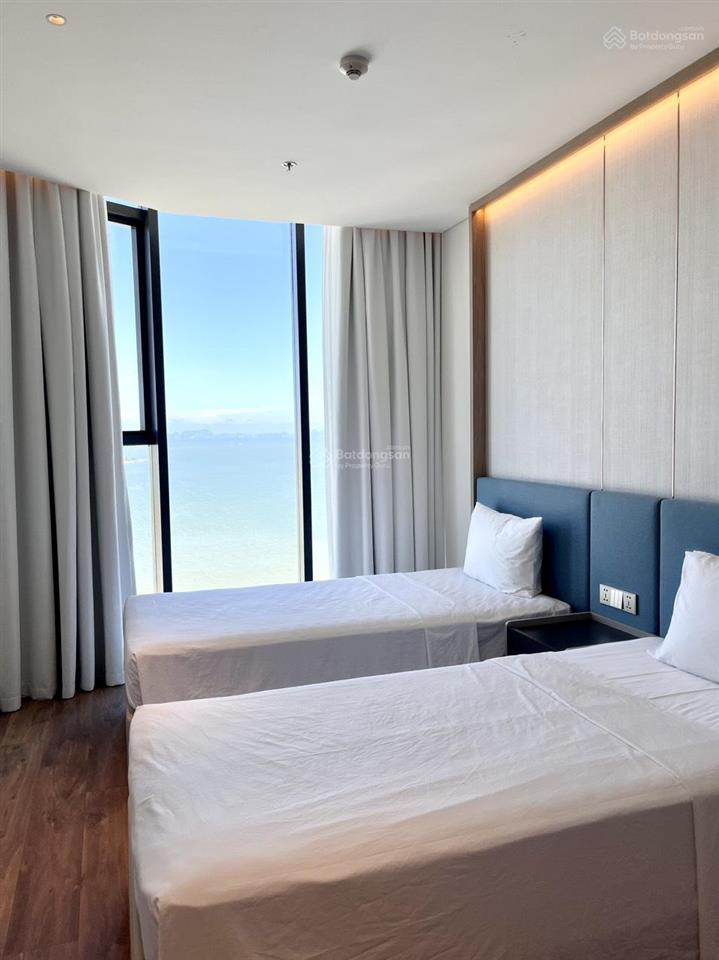 Sẵn căn 2 phòng ngủ cho thuê lâu dài, full nội thất, sát biển, bãi tắm, tiện ích gym, spa, bể bơi