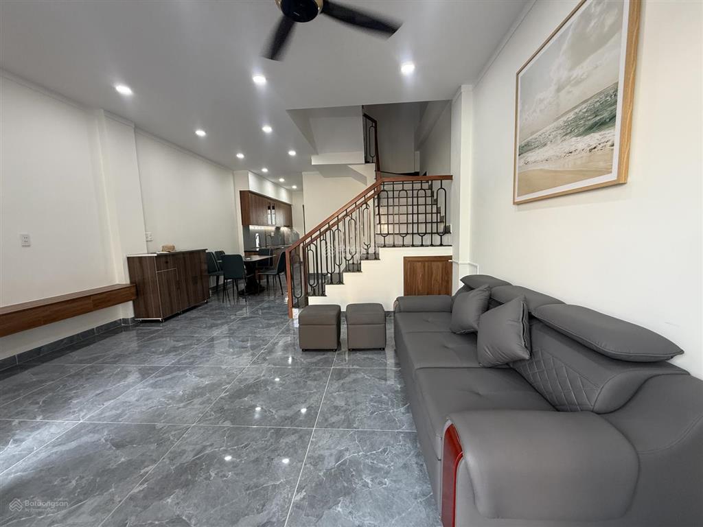 Nhà 3 tầng hoàn thiện sẳn hợp đồng thuê 16tr/ tháng