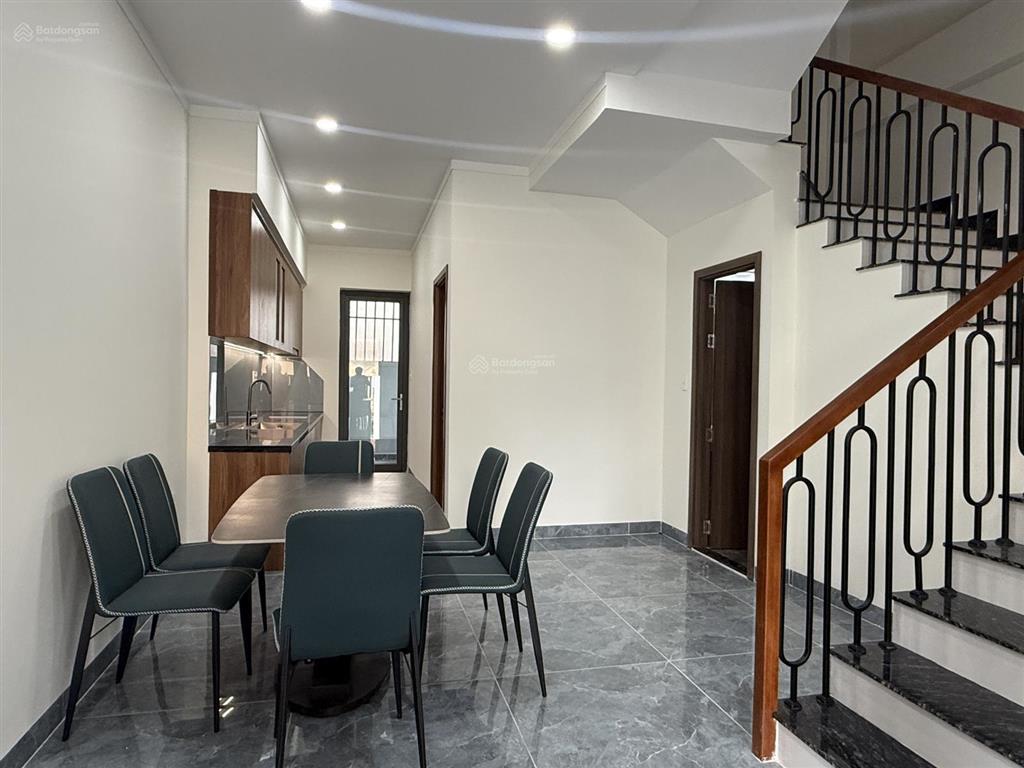 Nhà 3 tầng hoàn thiện sẳn hợp đồng thuê 16tr/ tháng