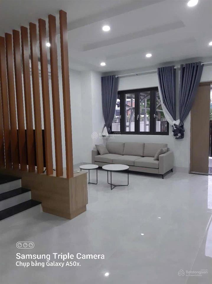 Nhà phố 2 tầng view công viên sổ hồng sẳn