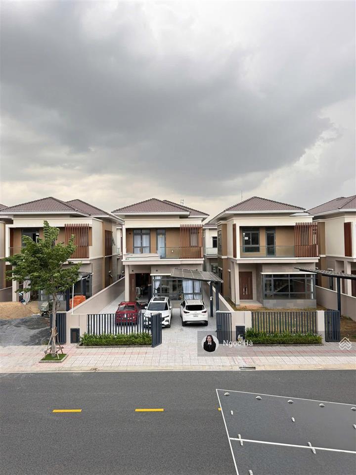 Biệt thự đơn lập 250m2 chỉ 6ty7