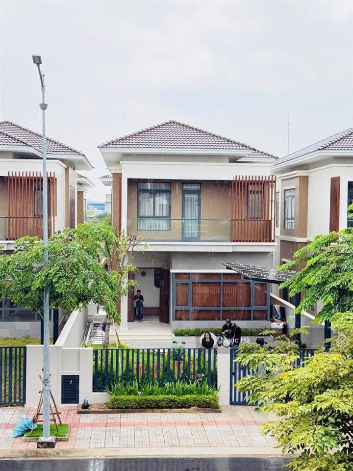 Biệt thự đơn lập 250m2 chỉ 6ty7