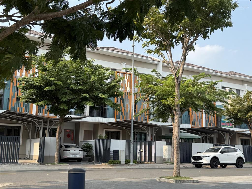 Ngộp nhà phố 3 tầng tại suncasa central chỉ 3ty150