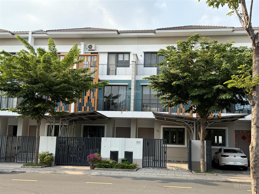 Ngộp nhà phố 3 tầng tại suncasa central chỉ 3ty150