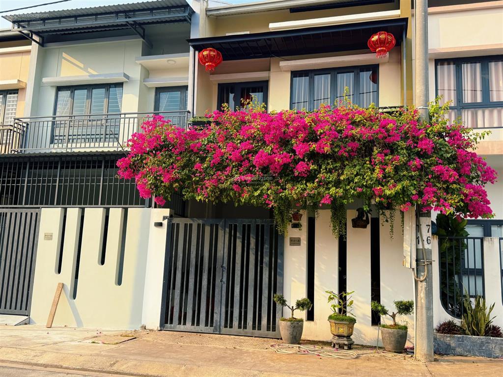 Kẹt tiền bán gấp liền kề vườn oasis city