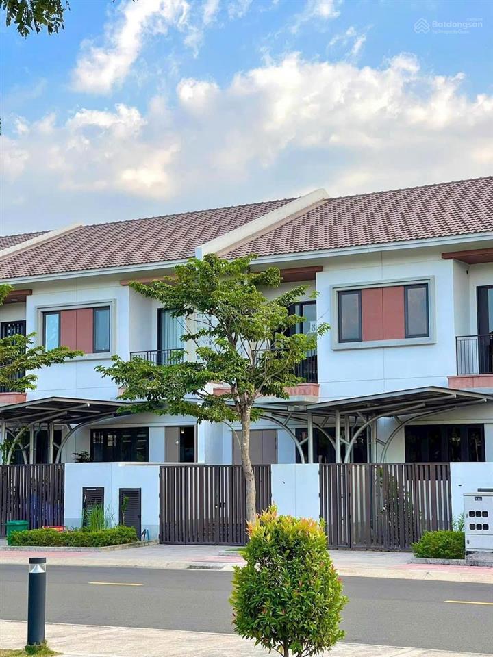 Nhà phố 2 tầng sổ hồng sẵn tại tphcm chỉ 2ty9