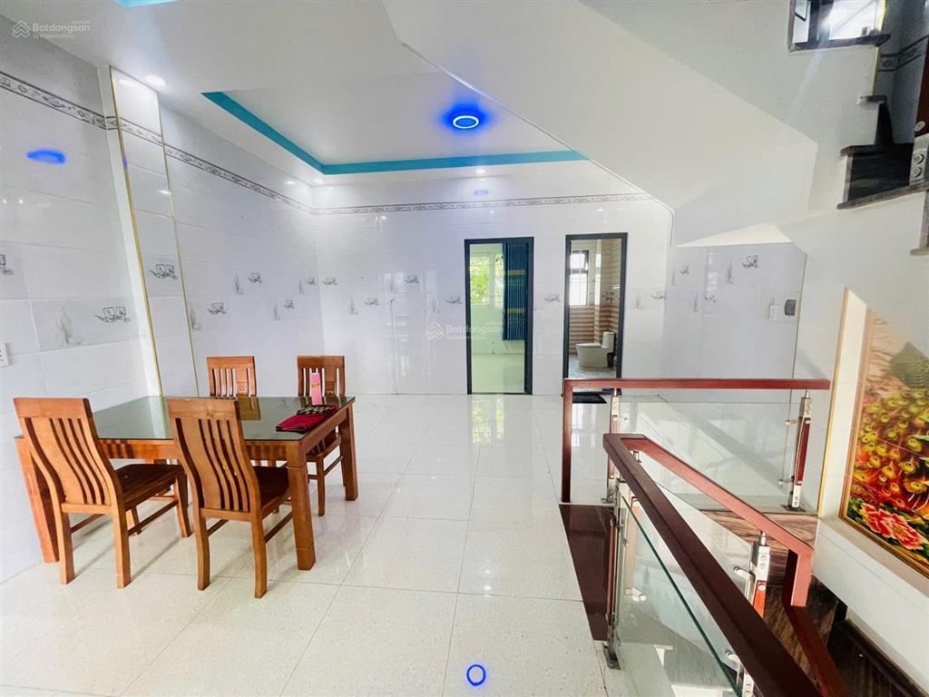 Bán shophouse 3 tầng full nội thất tại oasis city