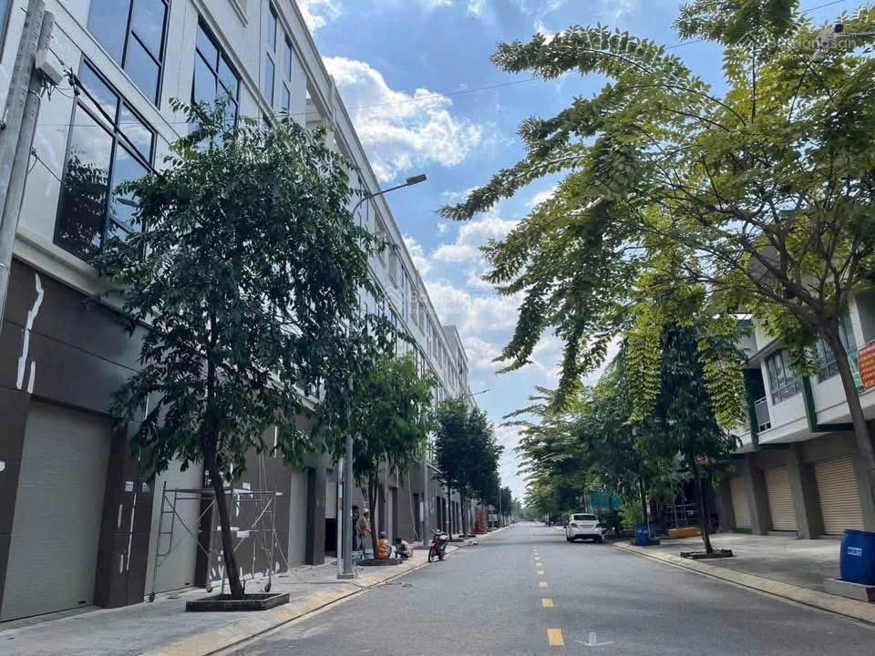 Bán shophouse oasis sổ sẵn thanh toán 5600tr nhận nhà