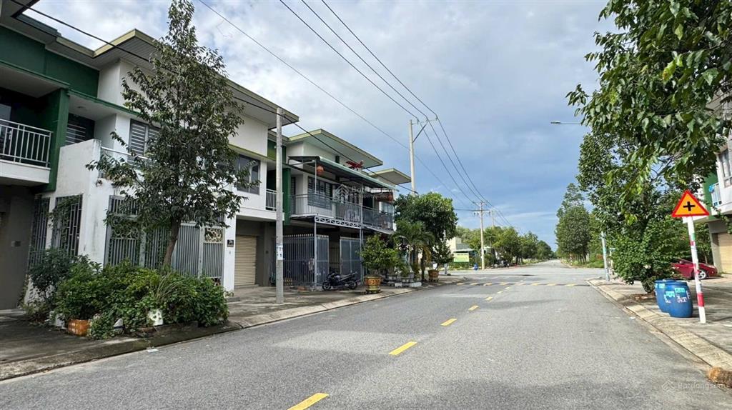 Shophouse oasis chỉ thanh toán 500tr nhận nhà