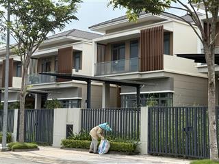 Biệt thự đơn lập kế bên highland