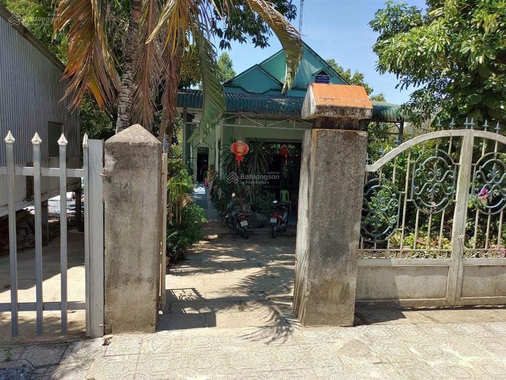 Chính chủ cần bán đất 10m x 44.8m, liền kề suối tự nhiên, mặt đường tỉnh lộ 721