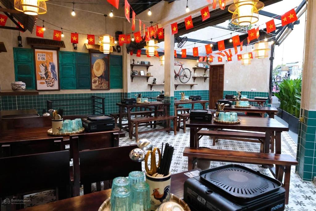 Sang nhượng quán ăn 15x8 mặt tiền út tịch  tân bình, mặt bằng 40tr không tăng giá trong 5 năm