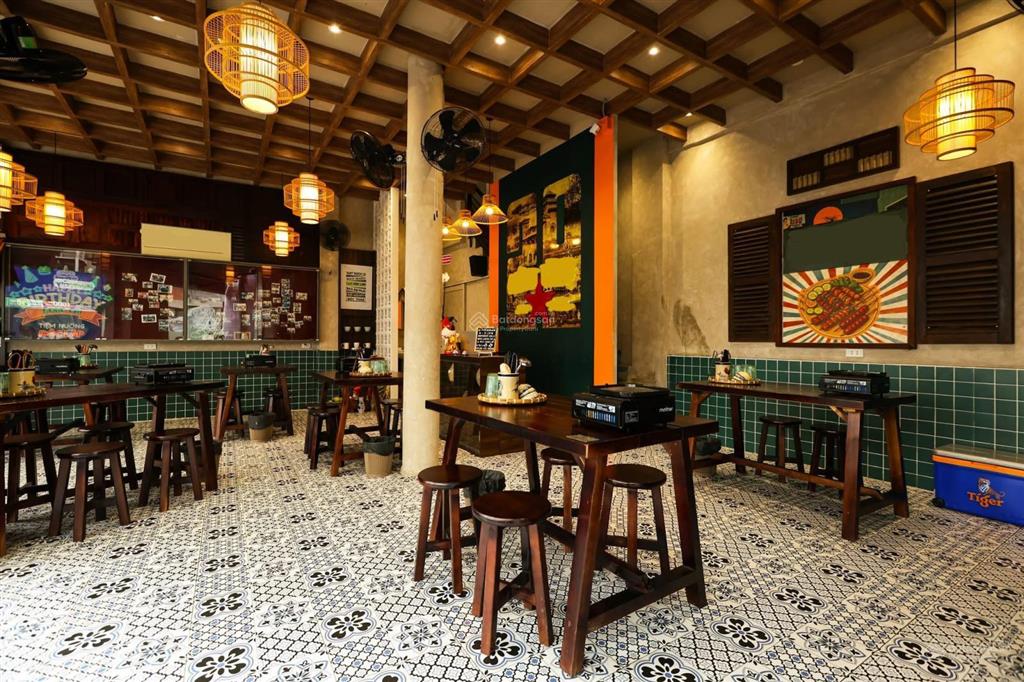 Sang nhượng quán ăn 15x8 mặt tiền út tịch  tân bình, mặt bằng 40tr không tăng giá trong 5 năm