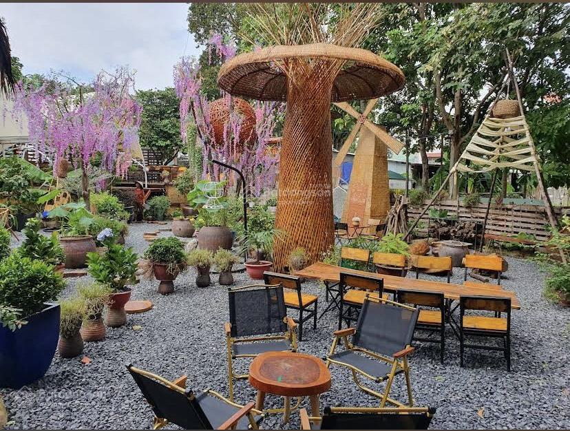 Sang nhượng toàn bộ quán cafe 1000m2 mặt tiền hà huy giáp  quận 12, thuê chỉ 8tr, lợi nhuận cao