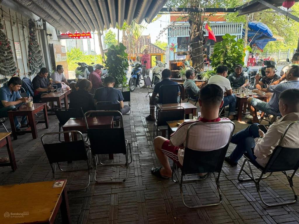 Sang quán cafe 10x35 căn góc đường thạnh lộc 41, quận 12, mặt bằng 27tr, doanh thu 4,15,5tr/ngày
