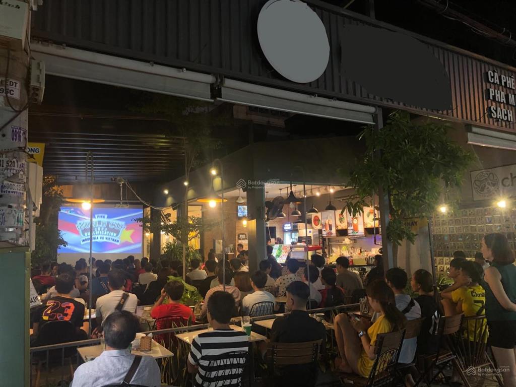 Sang quán cafe 300m2 căn góc lê đức thọgò vấp, doanh thu cao, lợi nhuận ổn định