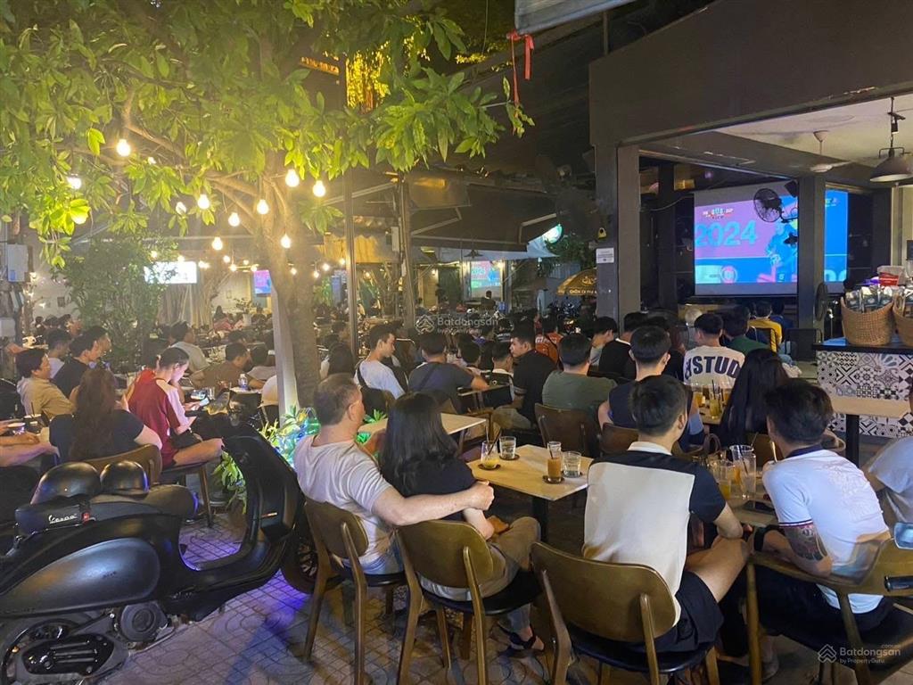 Sang quán cafe 300m2 căn góc lê đức thọgò vấp, doanh thu cao, lợi nhuận ổn định