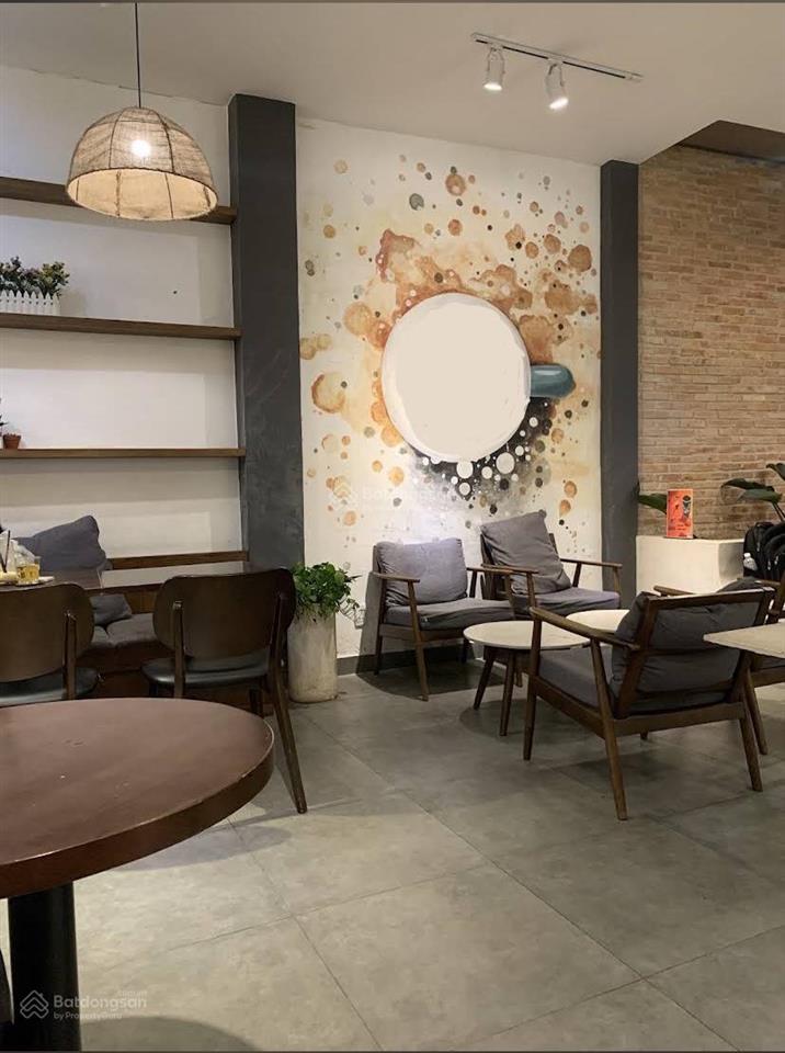 Sang quán cafe 300m2 căn góc lê đức thọgò vấp, doanh thu cao, lợi nhuận ổn định