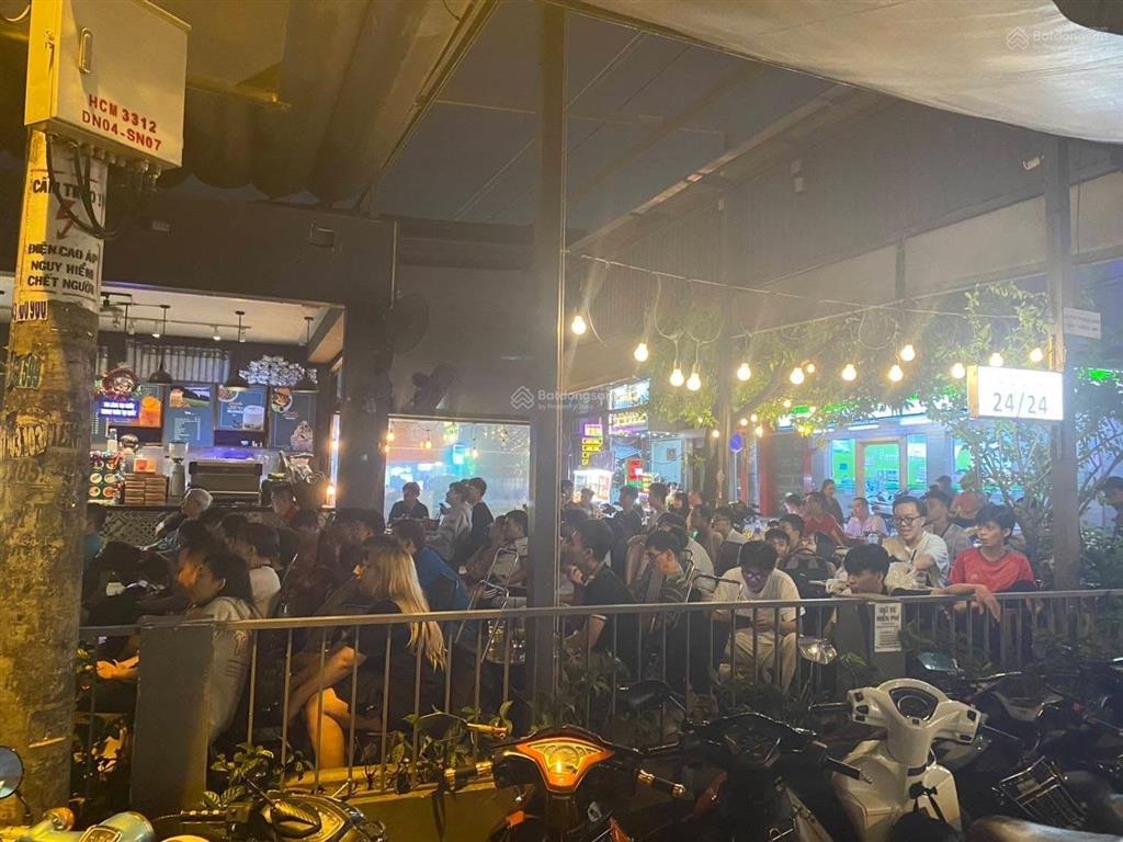 Sang quán cafe 300m2 căn góc lê đức thọgò vấp, doanh thu cao, lợi nhuận ổn định