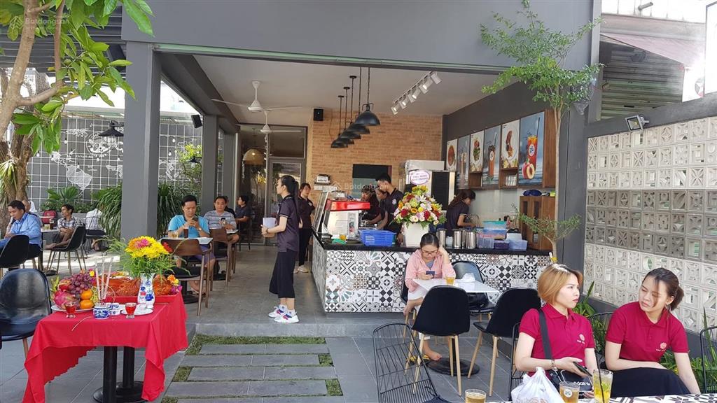 Sang quán cafe 300m2 căn góc lê đức thọgò vấp, doanh thu cao, lợi nhuận ổn định