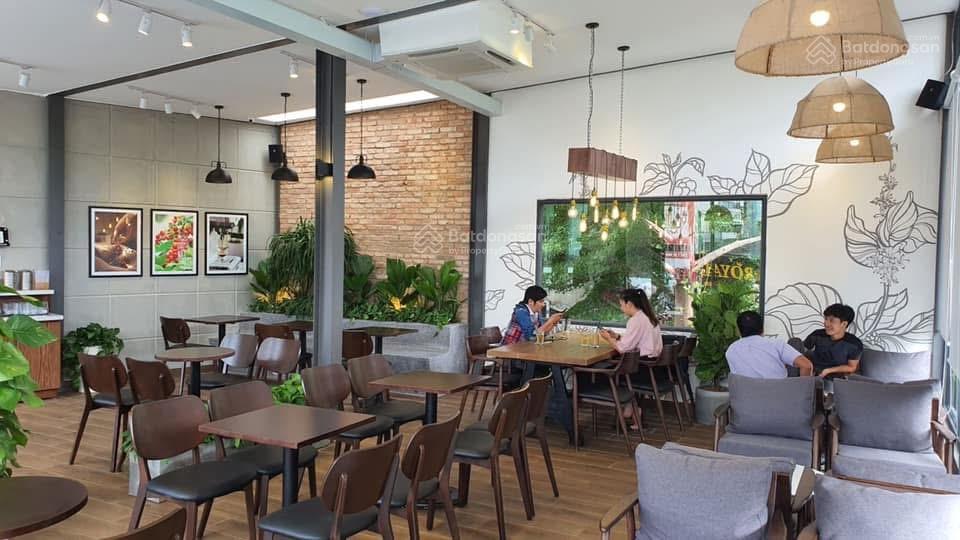 Sang quán cafe 300m2 căn góc lê đức thọgò vấp, doanh thu cao, lợi nhuận ổn định