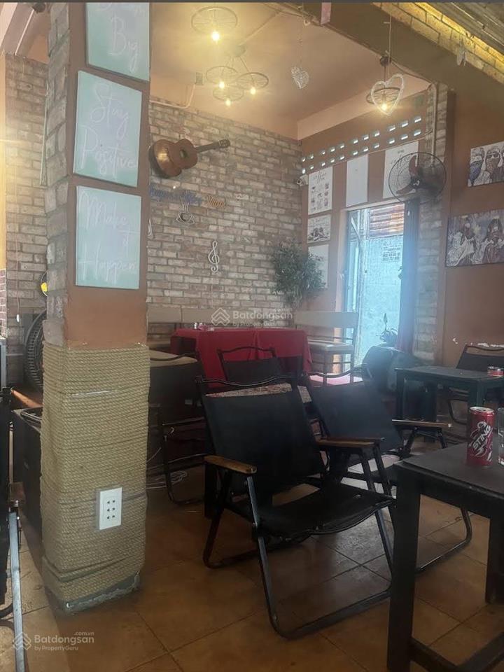 Sang quán cafe căn góc 9x30 trần nhật duật  quận 1, quán mở 9 năm có lượng khách ổn định