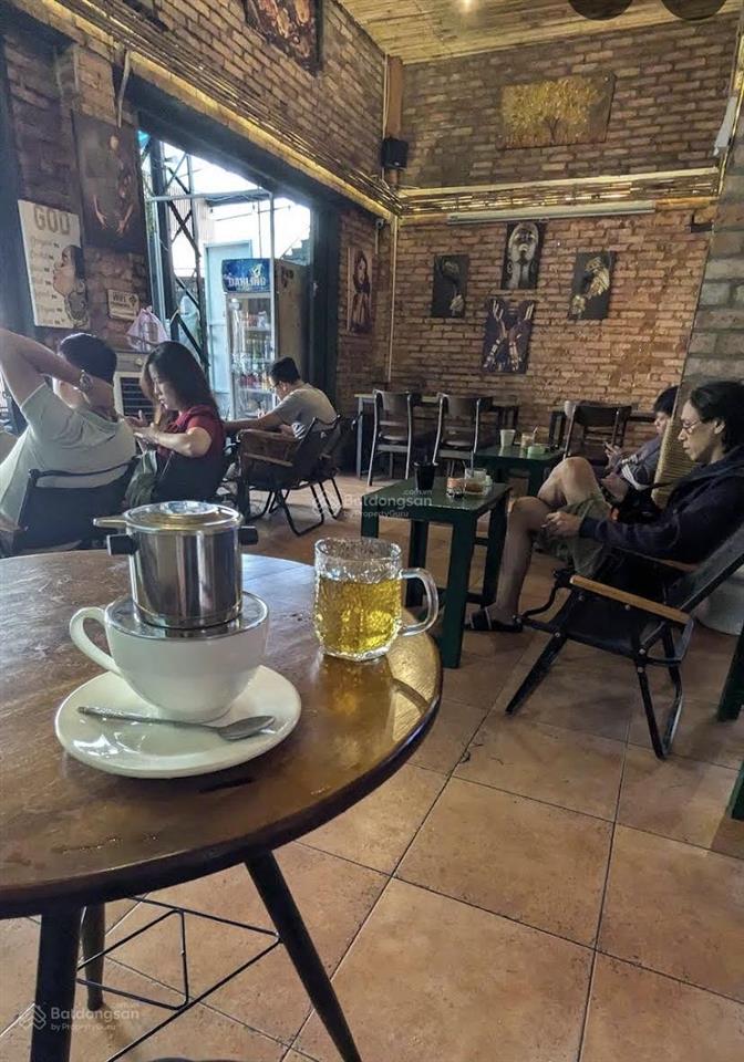 Sang quán cafe căn góc 9x30 trần nhật duật  quận 1, quán mở 9 năm có lượng khách ổn định
