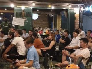 Sang quán cafe căn góc 9x30 trần nhật duật  quận 1, quán mở 9 năm có lượng khách ổn định