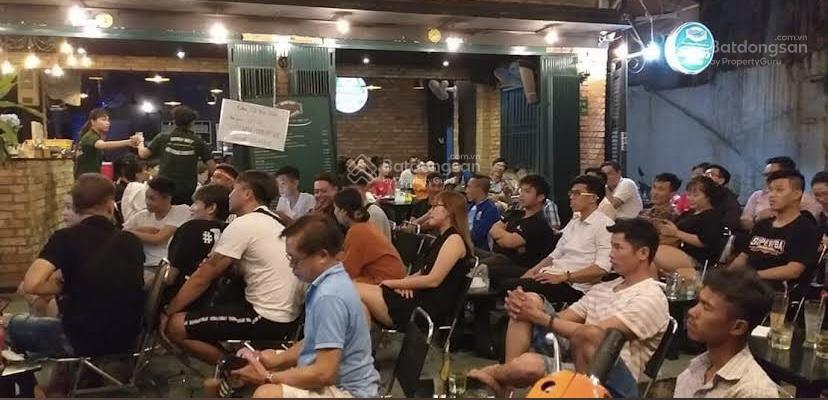 Sang quán cafe căn góc trần nhật duật  quận 1, mặt bằng 45tr, quán mở 9 năm có lượng khách ổn định