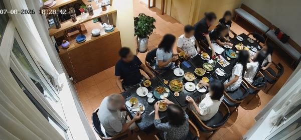 Sang nhượng nhà hàng cao cấp 10x18 căn góc khu đô thị phú mỹ hưng  quận 7, đậu ôtô cả ngày