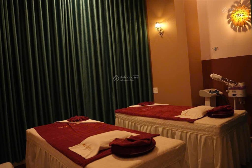 Sang tiệm massage 600m2 mặt tiền trần thủ độ  tân phú, tiệm mở 2 năm lượng khách quen ổn định