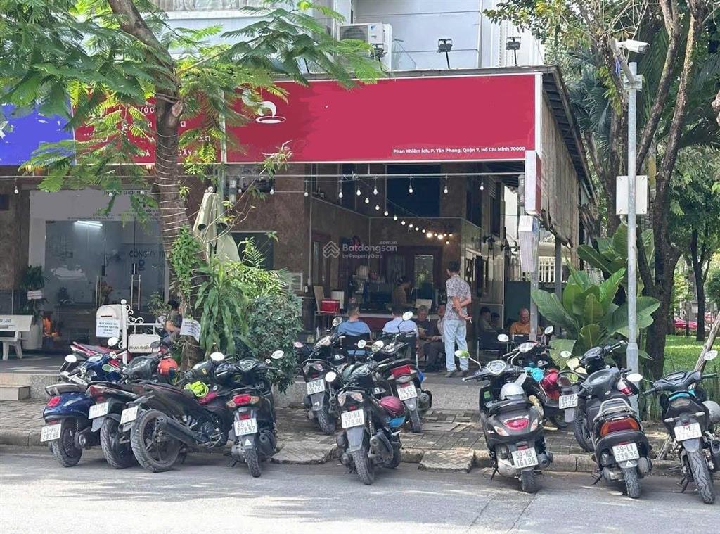 Sang quán cafe căn góc 5x15m phan khiêm ích  khu phú mỹ hưng  quận 7, mặt bằng chỉ 17tr/tháng