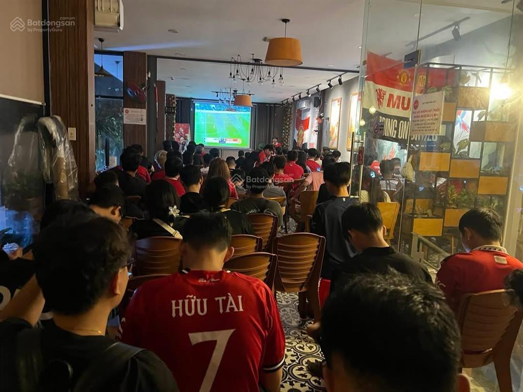 Sang quán cafe căn góc khu bàu cáttân bình, quán mở 6 năm doanh thu cao và lợi nhuận ổn định