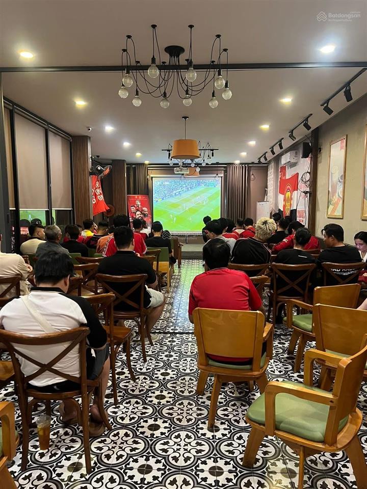 Sang quán cafe căn góc khu bàu cáttân bình, quán mở 6 năm doanh thu cao và lợi nhuận ổn định