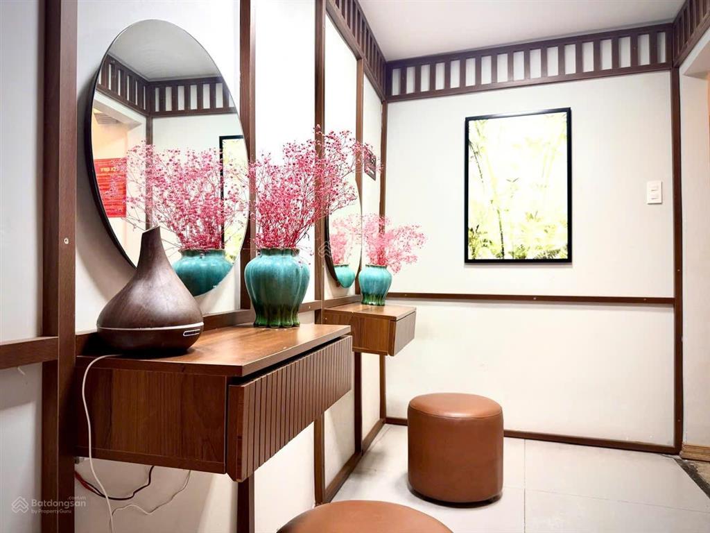 Sang nhượng tổ hợp spa  massage  nail mặt tiền lê thị riêng, quận 1, lợi nhuận trên 100tr/tháng