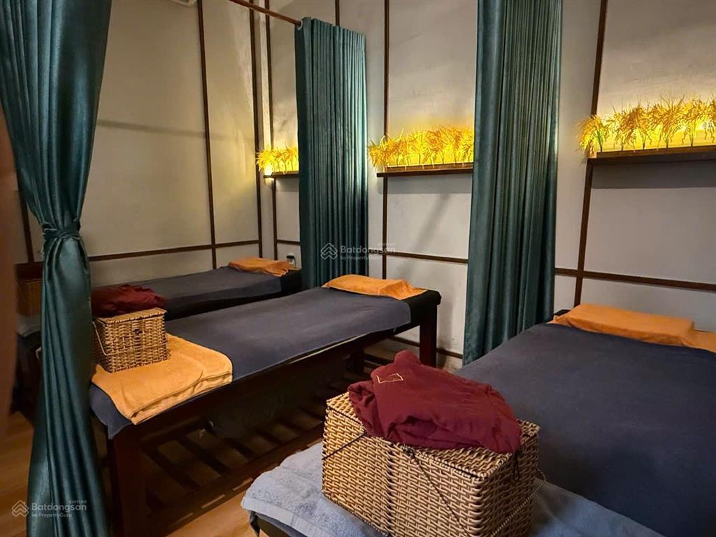 Sang nhượng tổ hợp spa  massage  nail mặt tiền lê thị riêng, quận 1, lợi nhuận trên 100tr/tháng
