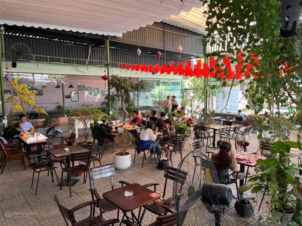 Sang nhượng quán cafe 1000m2 đường số 42  gò vấp, tiền mặt bằng chỉ 7 triệu/tháng, lợi nhuận cao